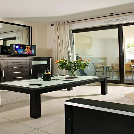 In With Marina Views Apartamento Mandelieu
